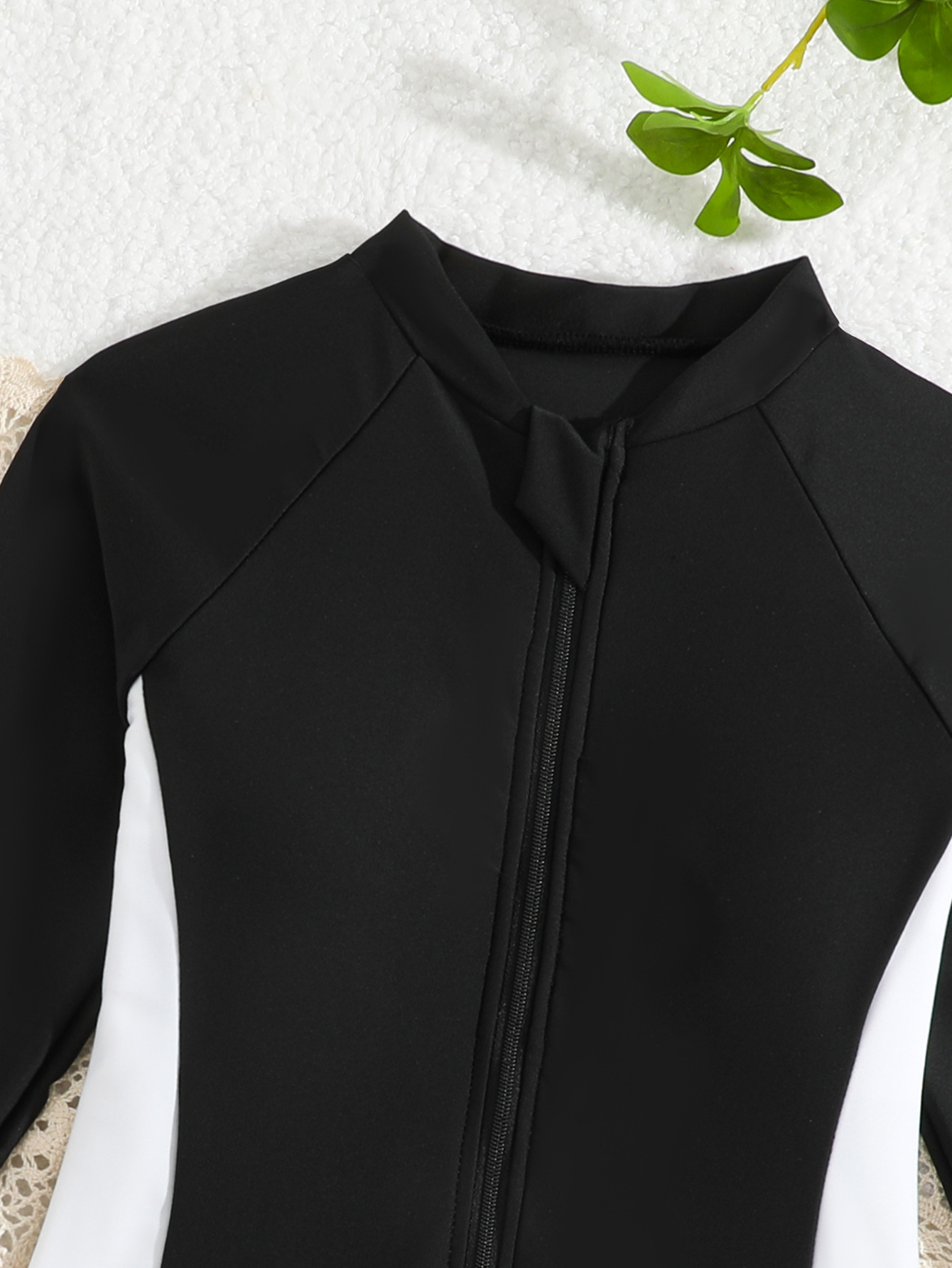 Children Black White Colorbloc - огляд і ціна Rash Guard Long Sleeve